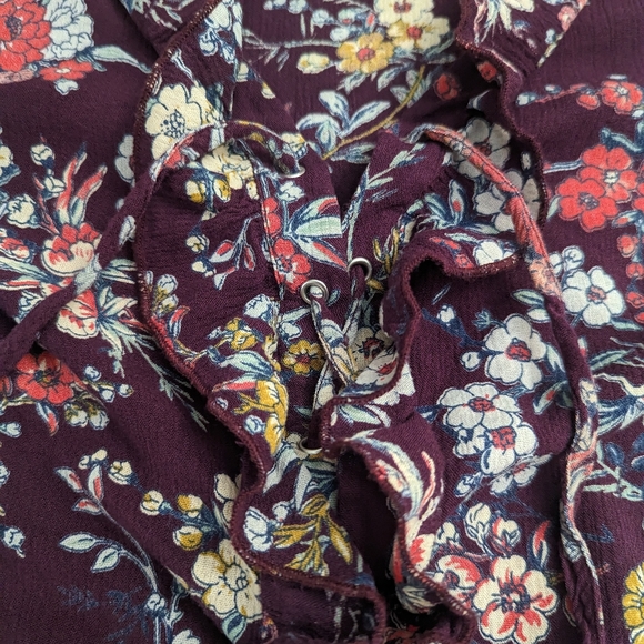 American Eagle Floral Bell Sleeve Lace Up and Ruffles Crop Top - Picture 3 of 4